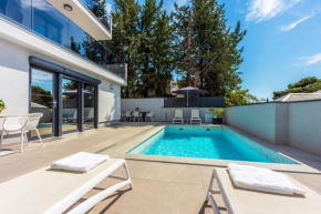 Holiday Oasis C